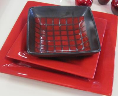 place setting red angle