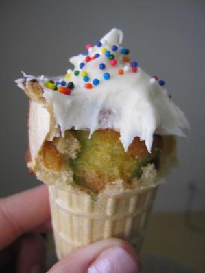 cupcake cone multi close